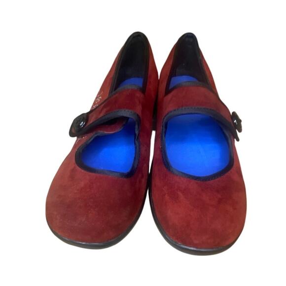 Aetrex Red Suede Mary Jane Comfort Shoes Embroidered Strap Button Size 8.5 M - Picture 2 of 7